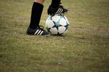 洪明甫的“自爆式”换人，扯掉了韩国足球最后的遮羞布（配图示意）